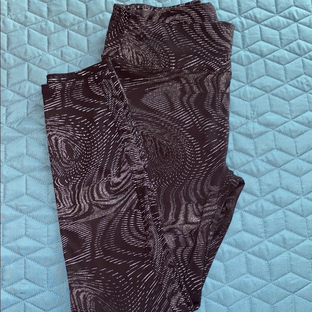 Fabletics 365 motion black leggings with grey design